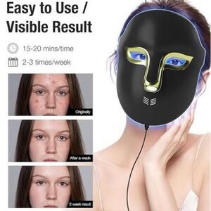LED Light Therapy Mask - Black